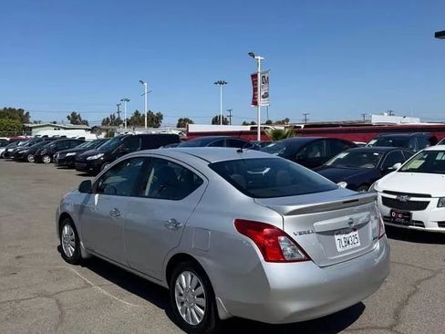 Used 2013 Nissan Versa SV FWD image 4