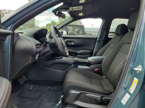 Used 2025 Honda HR-V Sport image 2