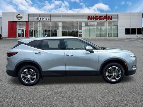 Used 2025 Chevrolet Blazer LT AWD/4WD image 8