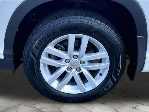 Used 2015 Toyota Highlander LE AWD/4WD image 8