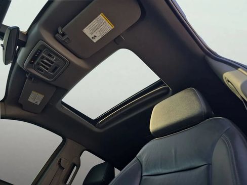Used 2021 Chevrolet Silverado 1500 LT Trail Boss w/ Convenience Package II AWD/4WD image 24