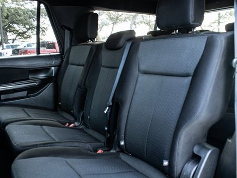 Used 2021 Ford Expedition Max XLT image 17