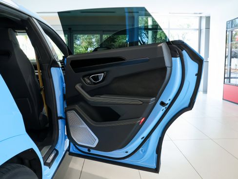 Used 2024 Lamborghini Urus S image 37