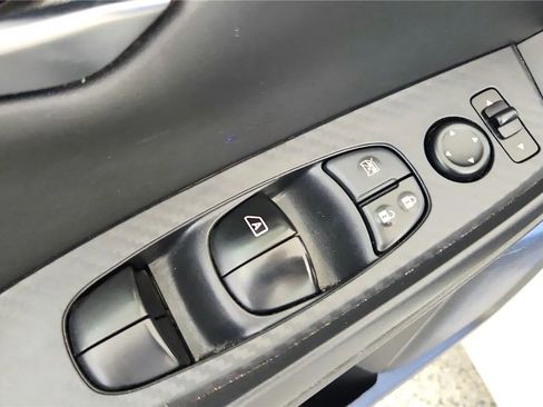 Used 2024 Nissan Sentra SV FWD image 31