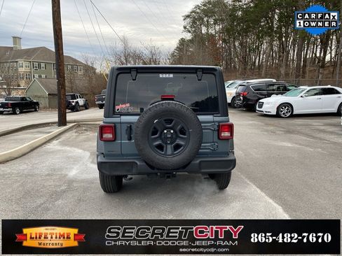 Used 2025 Jeep Wrangler Sport image 6