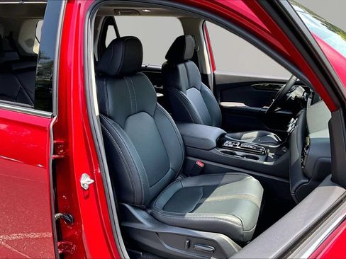 Used 2025 Honda Pilot Touring image 23