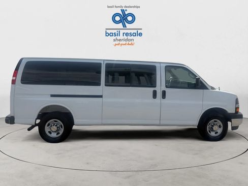 Used 2025 Chevrolet Express 3500 LT w/ LT Preferred Equipment Group RWD image 7