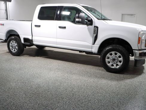 Used 2023 Ford F250 XLT w/ FX4 Off-Road Package image 6