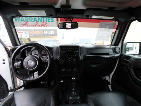 Used 2017 Jeep Wrangler Unlimited Sahara image 10