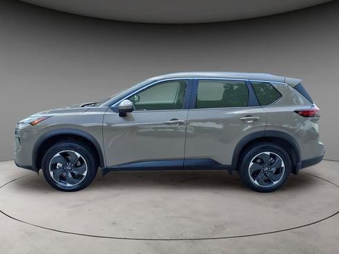 Certified 2025 Nissan Rogue SV w/ SV Premium Package AWD/4WD image 2
