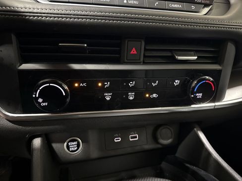 Used 2023 Nissan Rogue S image 16