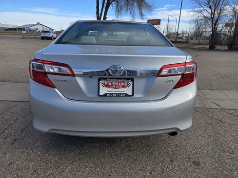 Used 2014 Toyota Camry XLE image 6
