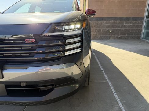 Used 2025 Nissan Kicks SR w/ SR Premium Package image 11