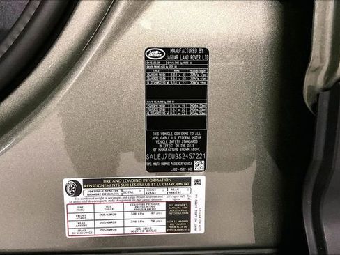 Used 2025 Land Rover Defender 110 S AWD/4WD image 34