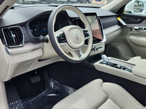 New 2026 Volvo XC90 T8 Ultra w/ Protection Package Premier image 6