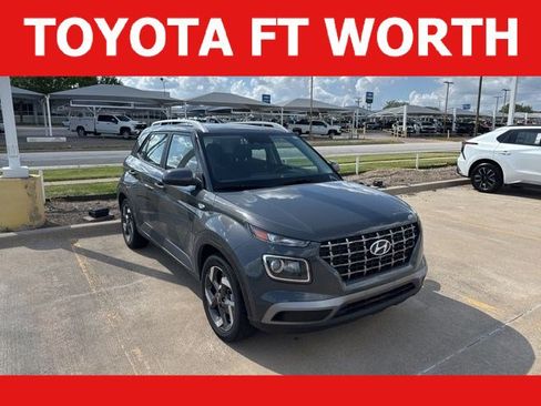 Used 2025 Hyundai Venue SEL image 1