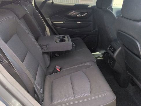 Used 2023 GMC Terrain SLE w/ Driver Convenience Package image 32