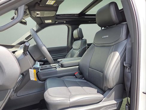 New 2025 Ford Expedition Max Platinum w/ Stealth Performance Package AWD/4WD image 15