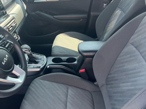 Used 2022 Kia Seltos LX AWD/4WD image 5