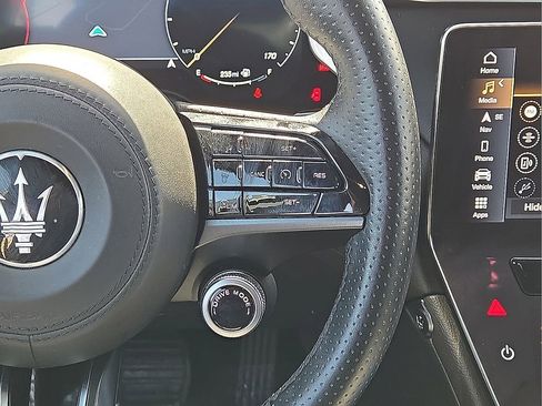 Used 2024 Maserati Grecale GT image 21