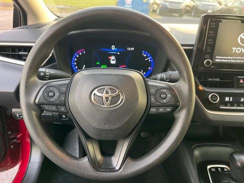 Used 2022 Toyota Corolla LE image 23