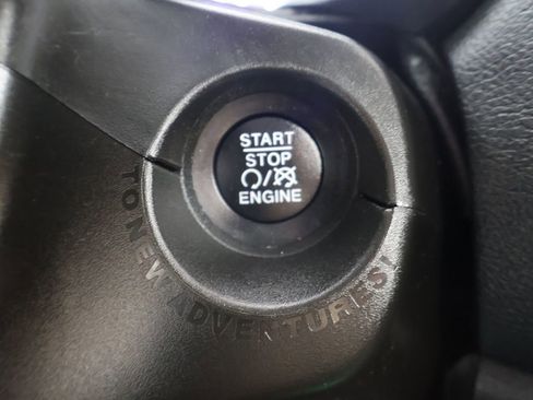 Used 2020 Jeep Renegade Altitude AWD/4WD image 31