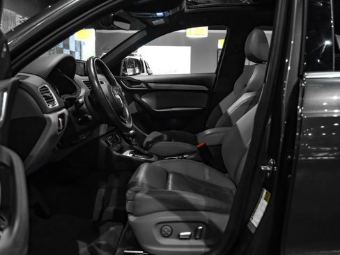 Used 2018 Audi Q3 2.0T Premium Plus w/ Premium Plus Package AWD/4WD image 4