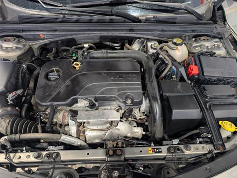 Used 2018 Chevrolet Malibu LT image 27