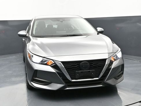 Used 2022 Nissan Sentra SV image 2