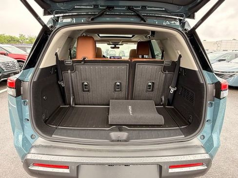 New 2026 Nissan Pathfinder Platinum AWD/4WD image 18