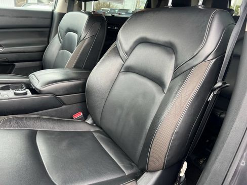 Used 2023 Nissan Pathfinder SL w/ Cargo Package AWD/4WD image 11