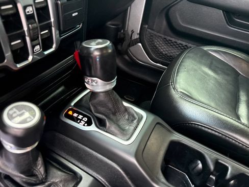 Used 2020 Jeep Wrangler Unlimited Sahara AWD/4WD image 30