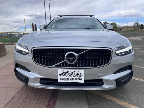 Used 2018 Volvo V90 T5 Cross Country w/ Convenience Package AWD/4WD image 3