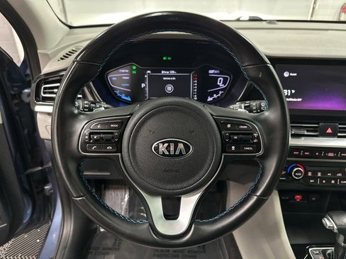 Used 2021 Kia Niro Touring image 16