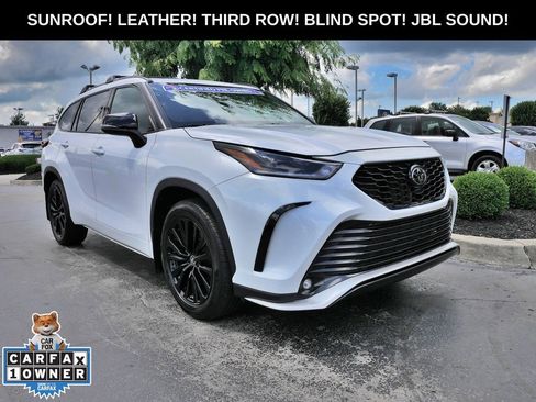 Used 2023 Toyota Highlander XSE FWD image 1