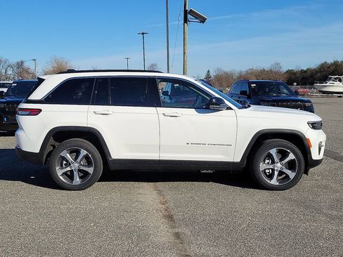 New 2024 Jeep Grand Cherokee Limited 4xe AWD/4WD image 9