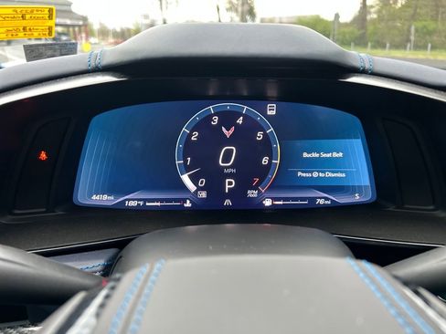 Used 2022 Chevrolet Corvette Stingray Premium Cpe w/ Z51 Performance Package RWD image 9