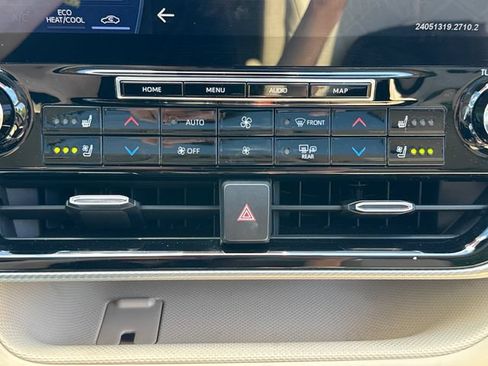 Used 2022 Toyota Highlander Platinum AWD/4WD image 31