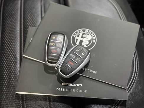Used 2018 Alfa Romeo Stelvio Ti Sport image 41