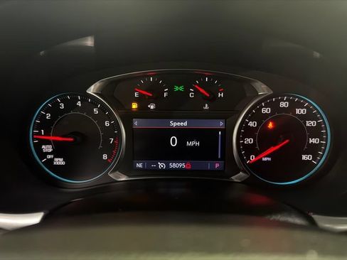 Used 2021 Chevrolet Traverse LT FWD image 20