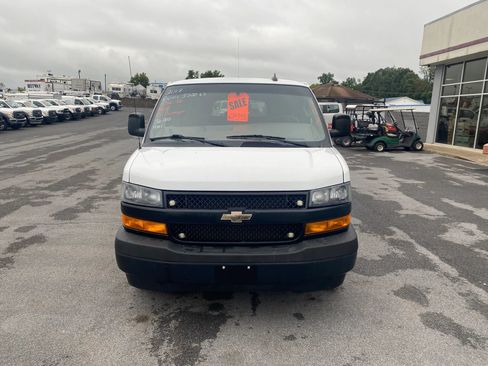 Used 2018 Chevrolet Express 3500 LS RWD image 2