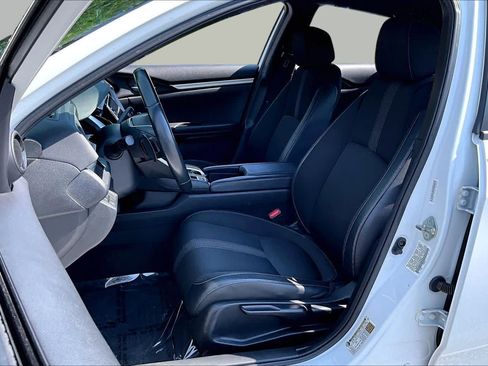 Used 2019 Honda Civic Sport image 8