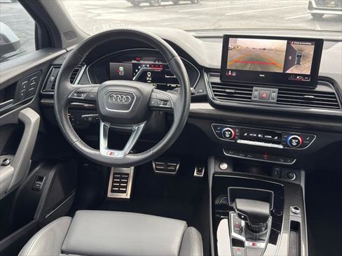 Certified 2023 Audi SQ5 Premium Plus w/ Premium Plus Package AWD/4WD image 23