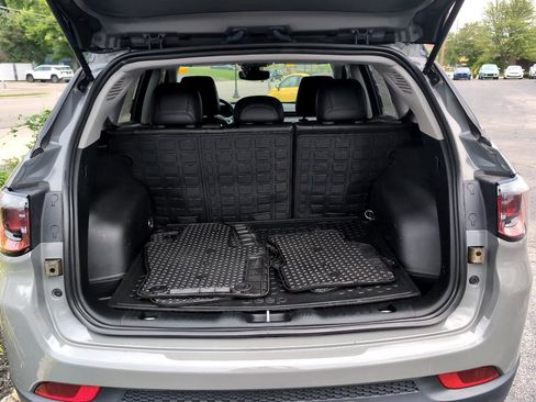 Used 2022 Jeep Compass Trailhawk w/ Trailhawk Convenience Group image 9