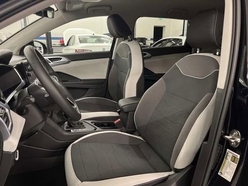New 2026 Volkswagen Taos SE FWD image 12