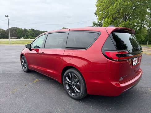 New 2026 Chrysler Pacifica Select FWD image 7