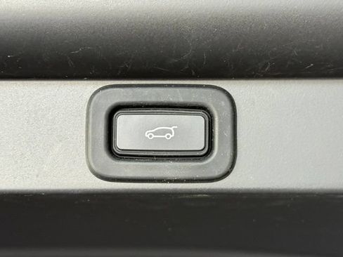 Used 2023 Land Rover Range Rover SE AWD/4WD image 18