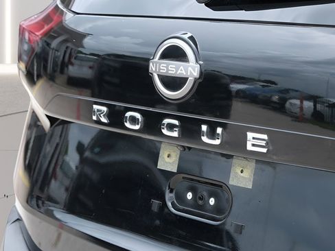 Used 2023 Nissan Rogue SV FWD image 42