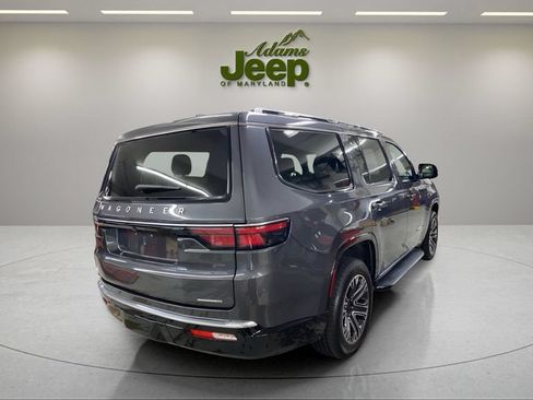 Used 2022 Jeep Wagoneer Series III AWD/4WD image 5