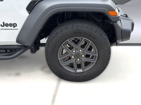 Used 2024 Jeep Wrangler Sport AWD/4WD image 12